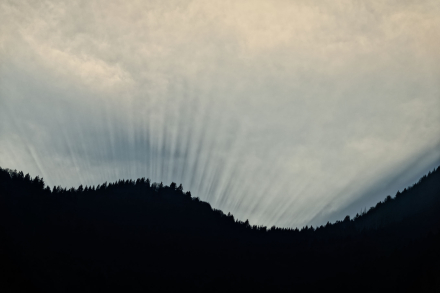 Jeux d’ombres sur les crêtes des Hermones - Reyvroz - 09/11/21