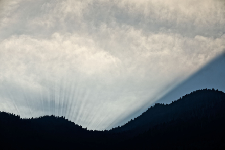 Jeux d’ombres sur les crêtes des Hermones - Reyvroz - 09/11/21