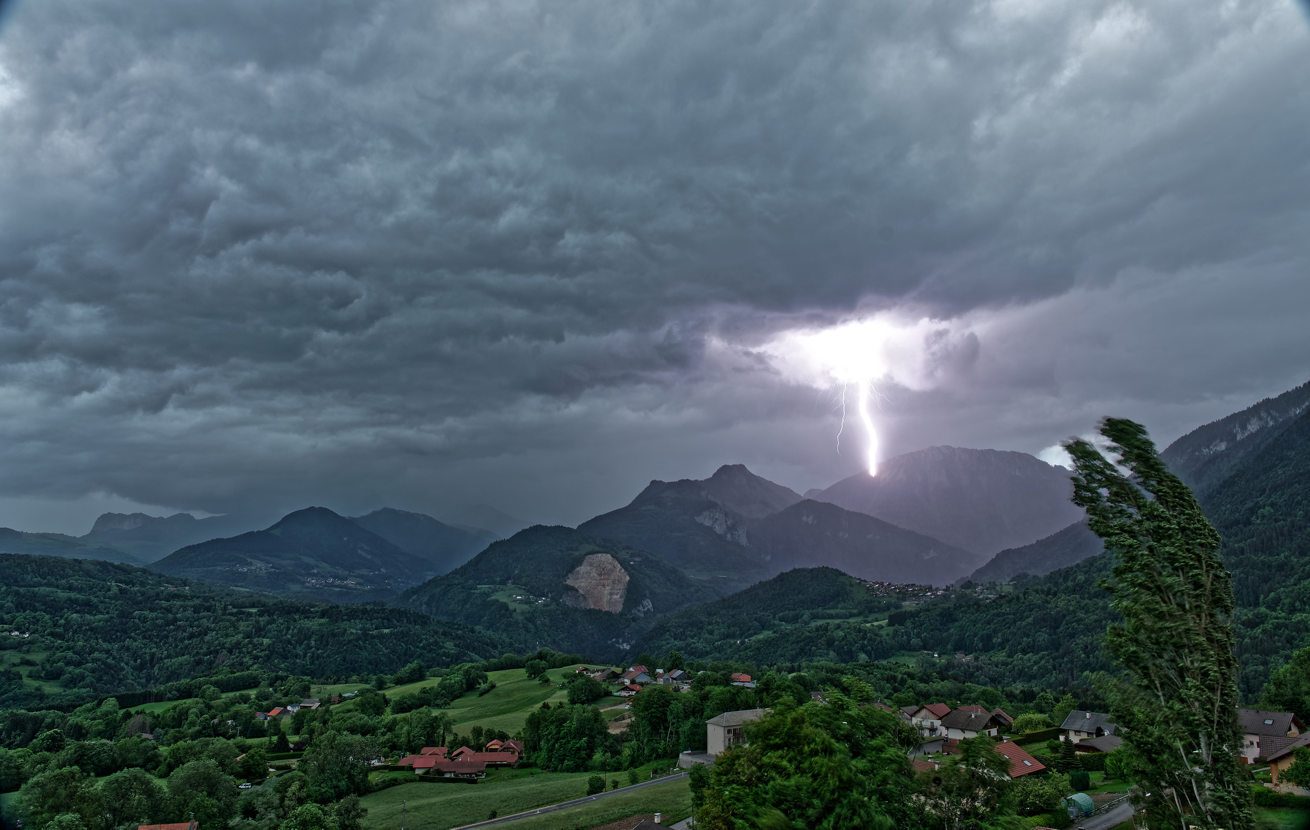 Impact de Foudre sur le Mont Ouzon - Reyvroz - Haute-Savoie - 27/05/18