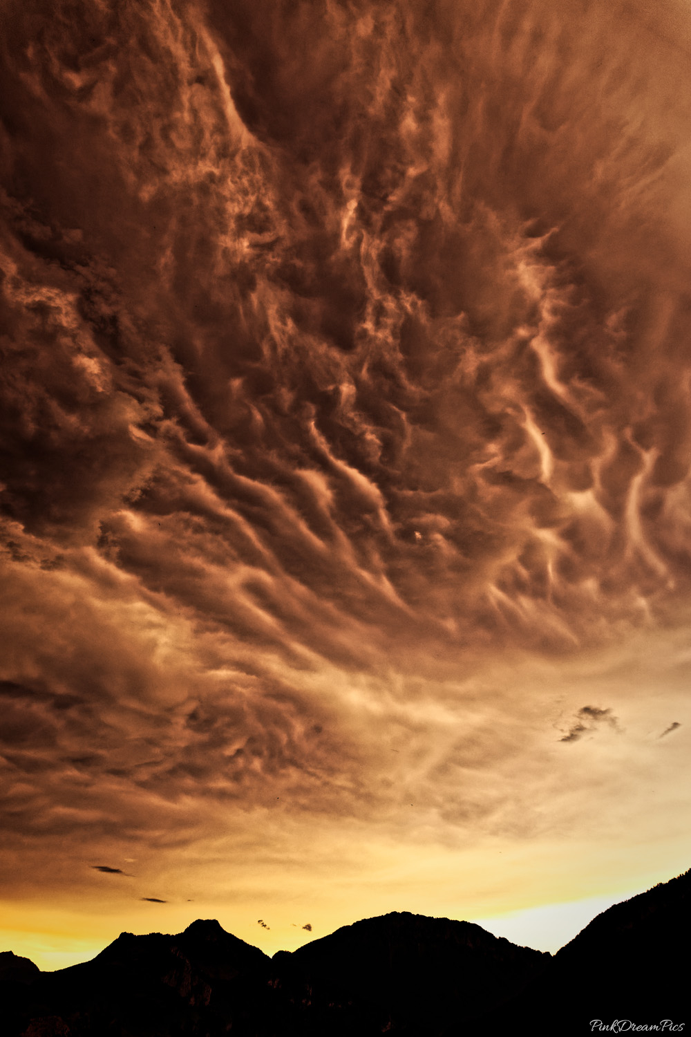 Mamatus dans le ciel de Reyvroz - Haute-Savoie - 09/08/19