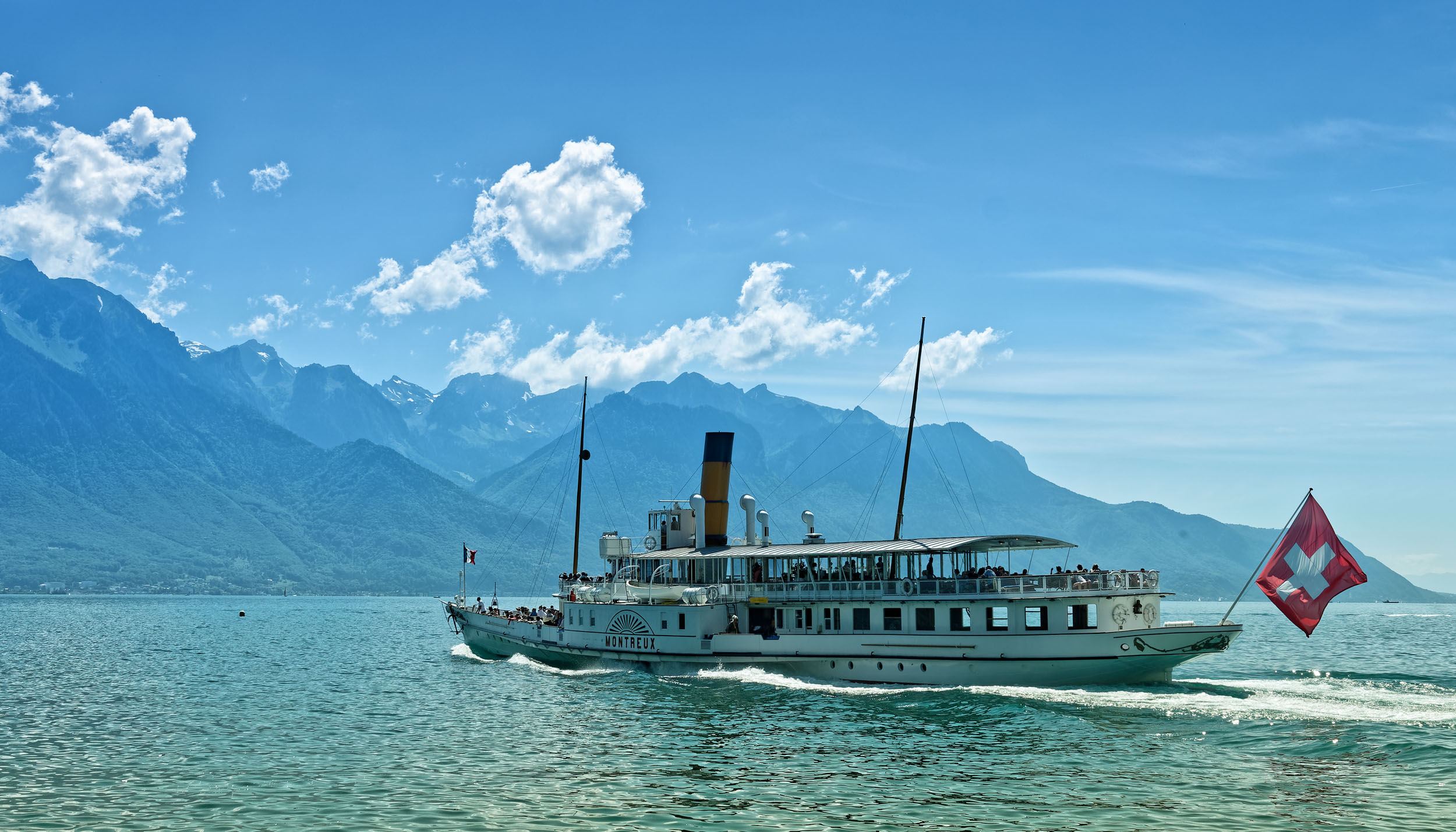 Bateau à vapeur et à roues le "Montreux" (Le plus ancien de la flotte CGN) - Depuis les quais de Montreux - Lac Léman - Canton de Vaud - Suisse - 26/06/21