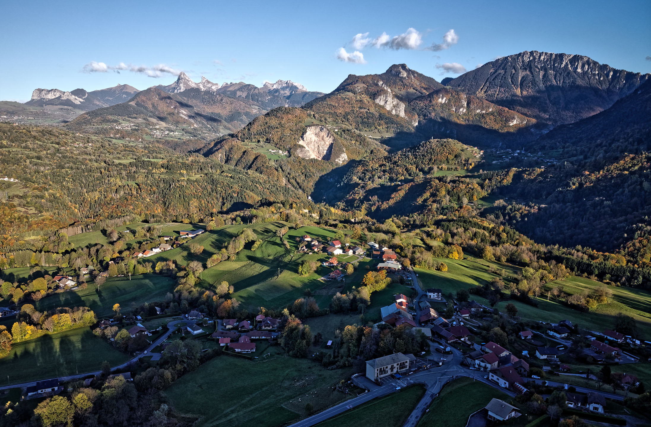 Reyvroz en Automne - Photo prise en Drône - Haute-Savoie - 21/10/21