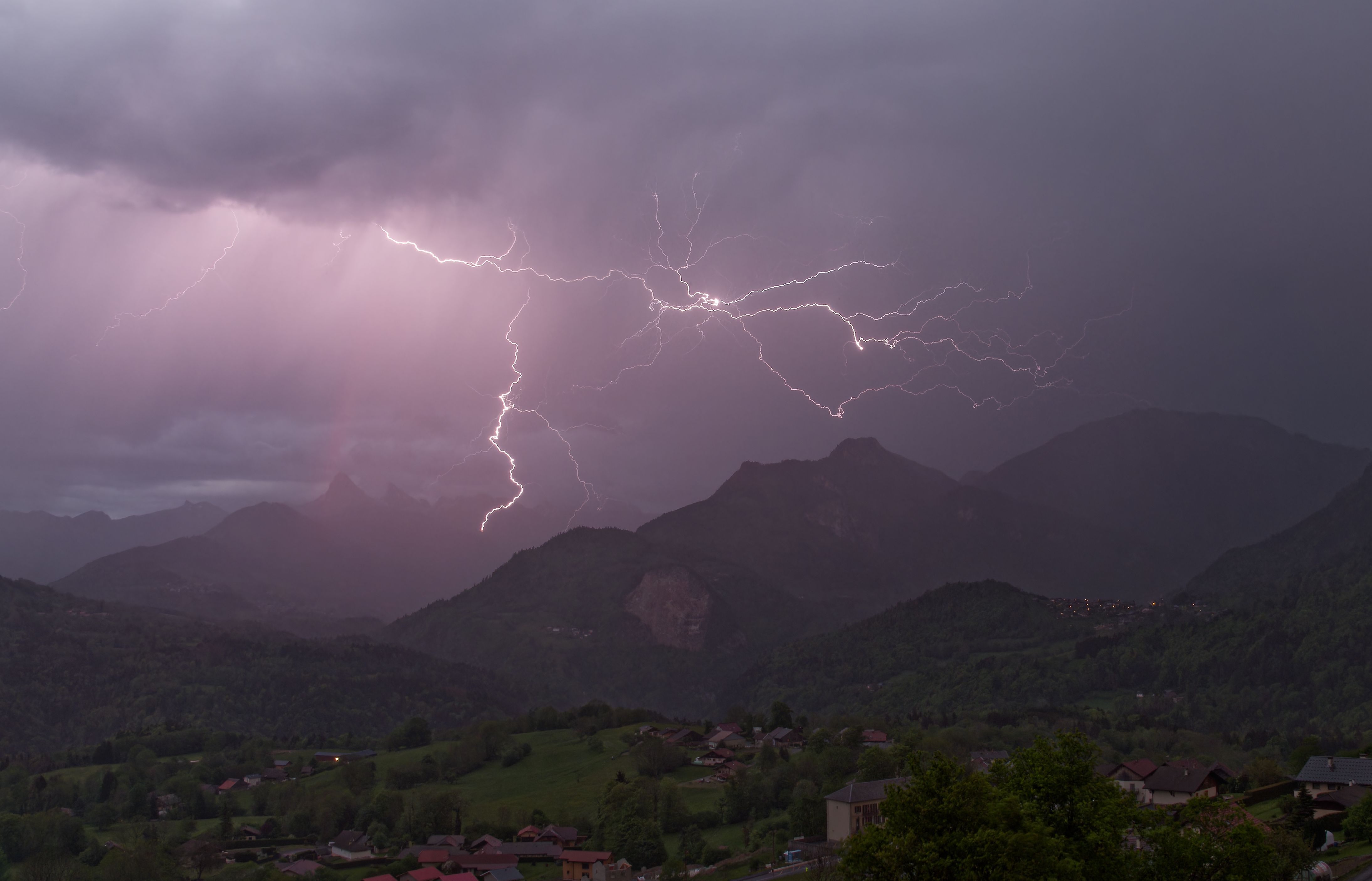 Orage au dessus de Reyvroz - 20/05/24